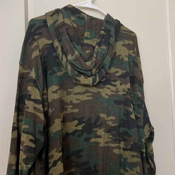 PJ mark camo sweater size: XXL - Picture 6 of 7